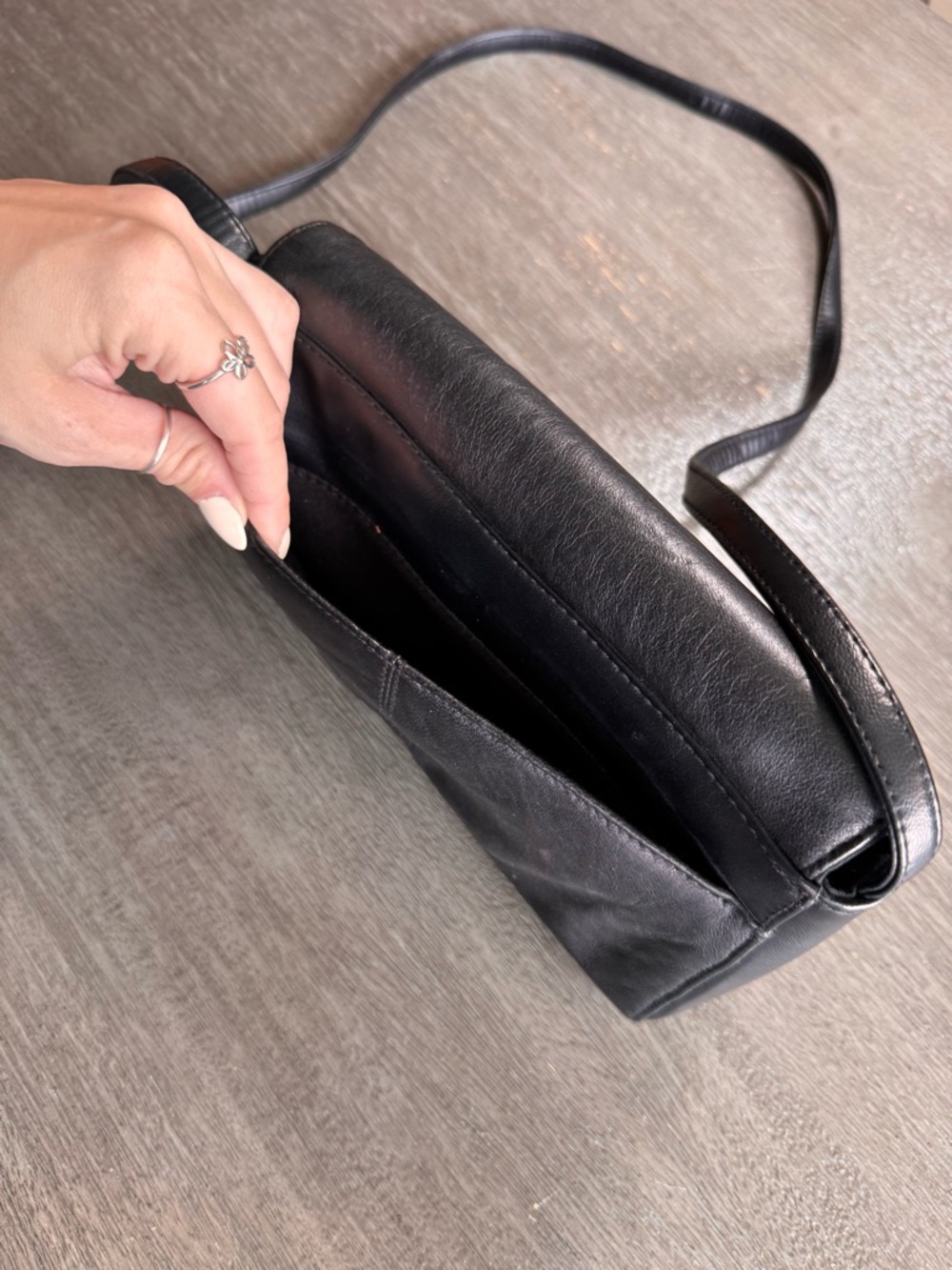 Vintage Leather Contrast Stitching Bow Colette Purse Bag Black White - Picture 9 of 12
